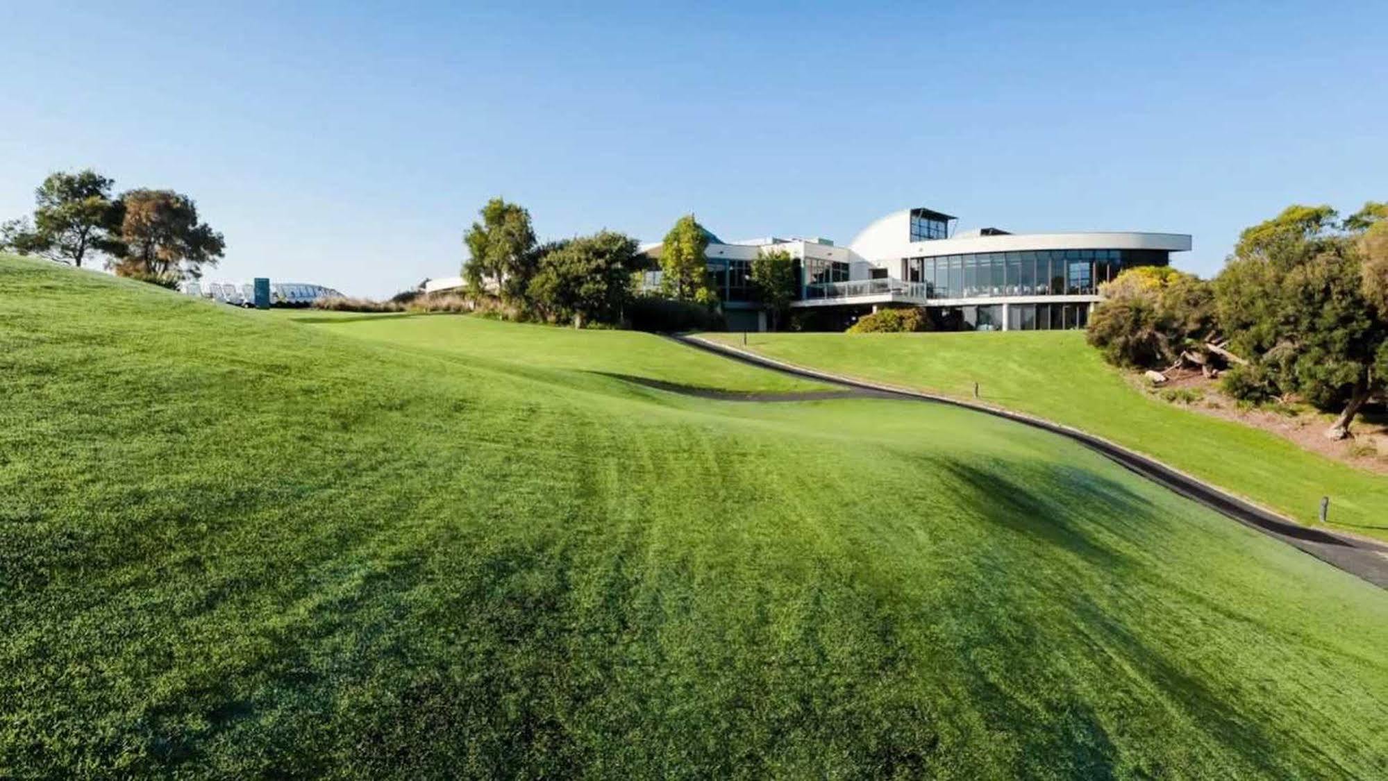 Racv Cape Schanck Resort エクステリア 写真 Clubhouse at the 18th green